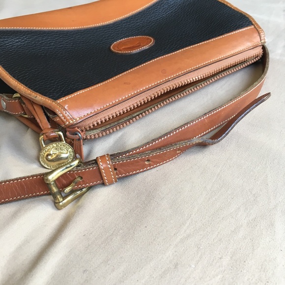 Vintage Dooney and Bourke Purse - Picture 4 of 8
